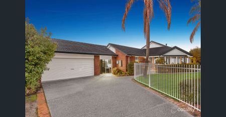 Spacious Family Home in a Peaceful Rowville Location - Photo 2