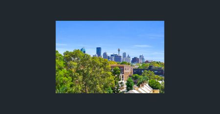 North facing top level apartment in charming leafy location - Photo 4