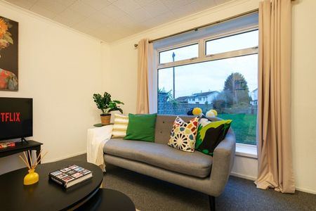 3 Bed Semi-Detached House, Melford Road, NG8 - Photo 2