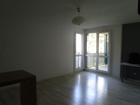 Appartement À Louer 1 Pièce , 30 M² - Photo 2