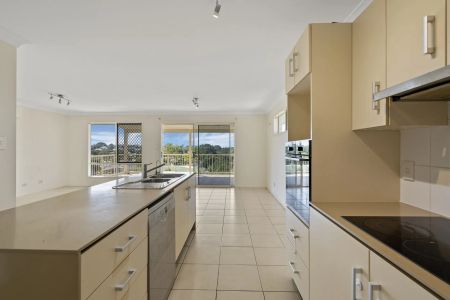 Elevated Family Living with Spacious Deck & Prime Bayside Convenience - Photo 5