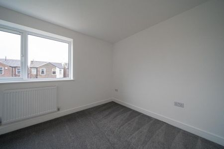 4 bedroom terraced house to rent - Photo 4