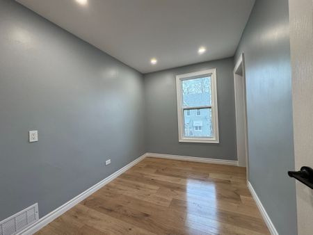 For Lease - 238 Dearborn Avenue, Oshawa, Ontario - Photo 5