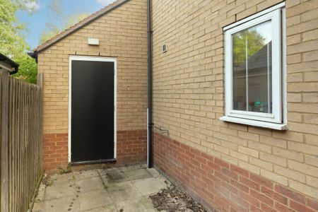 2 bedroom flat to rent - Photo 5