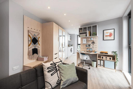 1 bedroom in a flat share to rent - Photo 4