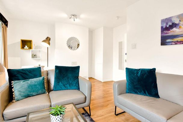 4 bedroom house to rent - Photo 1