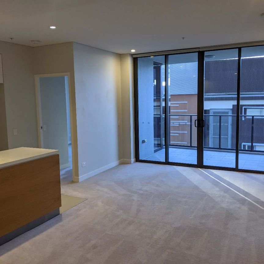 Modern 2 Bedroom 2 Bathroom River Views w/ Infinity Pool - Photo 1