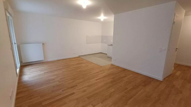 location Appartement T4 DE 93.8m² À COURBEVOIE - Photo 1