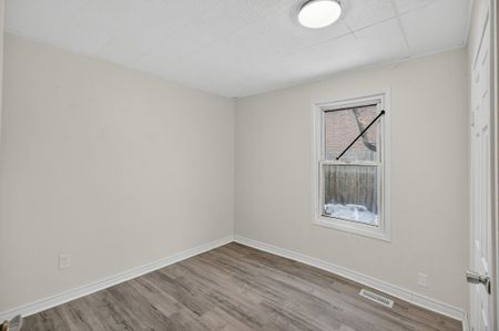 For Lease - 71 Teal Avenue, Hamilton, Ontario - Photo 5