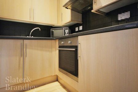 1 bedroom flat to rent - Photo 4