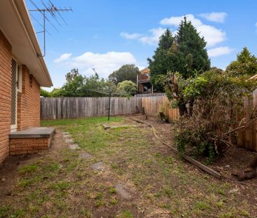 Immaculate two bedroom villa - Photo 6