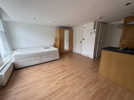 Studio to rent - Photo 2