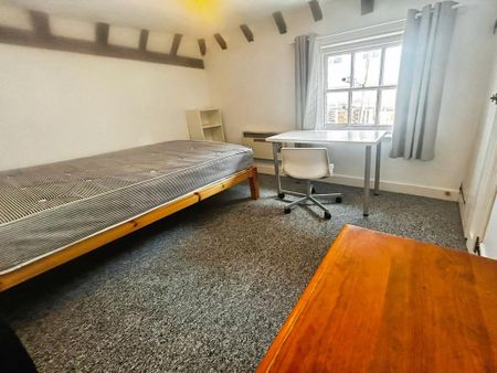 3 bedroom terraced house to rent - Photo 2