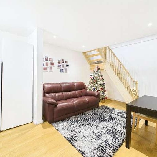 Easthampstead Road, Wokingham, Berkshire, RG40 - Photo 1