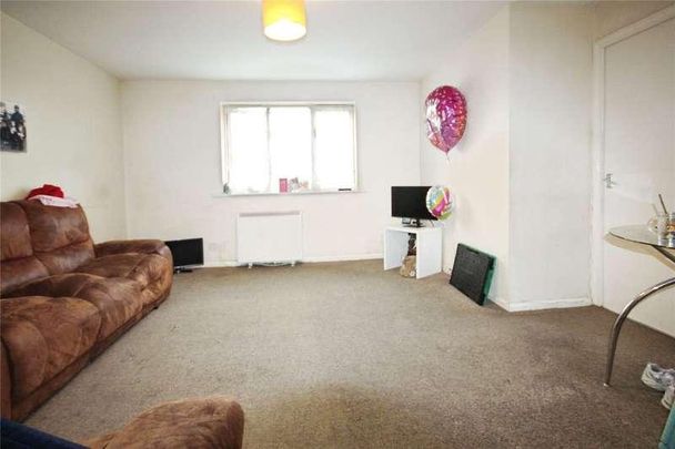 Chantress Close, Dagenham, RM10 - Photo 1