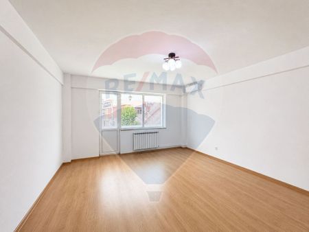Vilă 314 mp | 6 camere | Curte proprie | Crangasi - Podu... - Photo 3