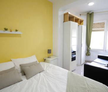 Carrer del Cinca, Barcelona, Catalonia 08030 - Photo 3