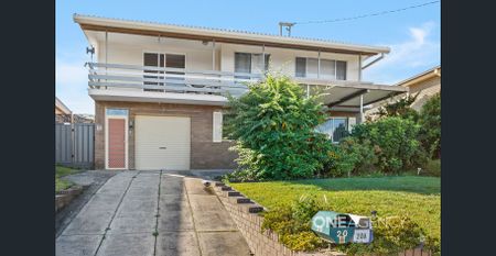 MODERN AND LOW MAINTENANCE UNIT - WATER AND ELECTRICITY INCLUDED - Photo 3