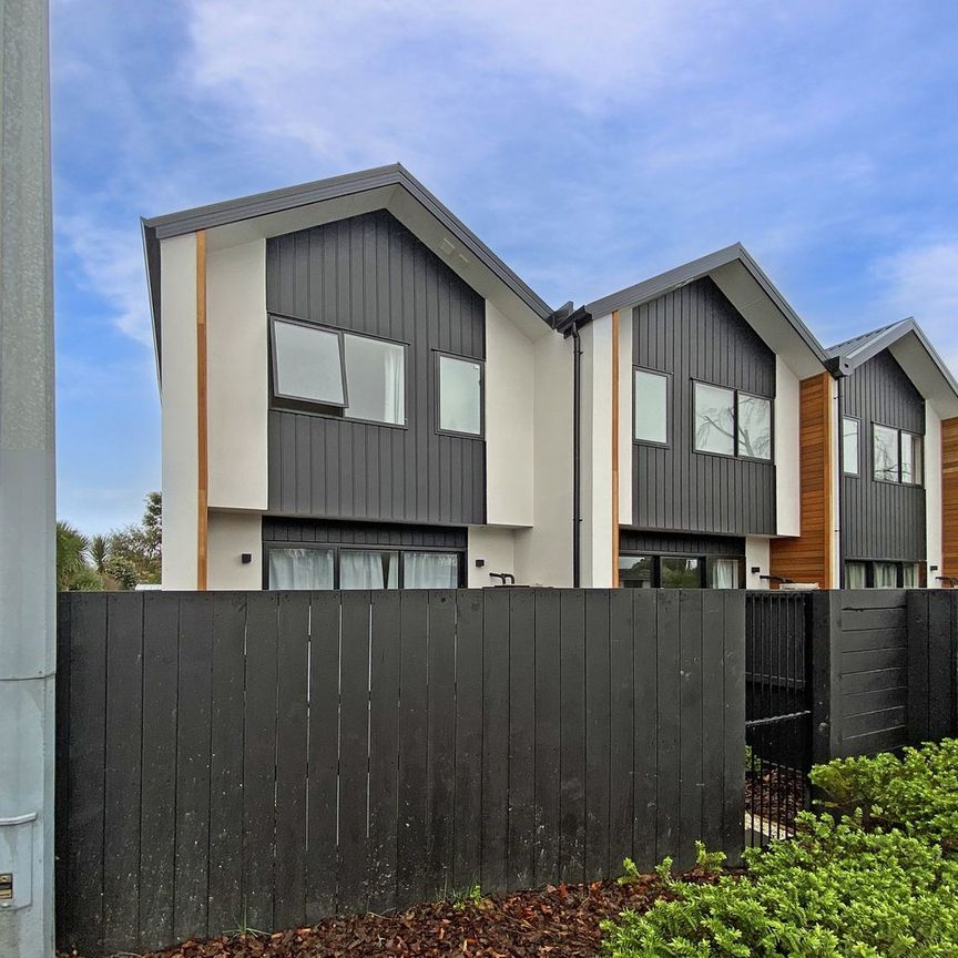 4/140 Saint Albans Street, Saint Albans, NZ 8014 - Photo 1