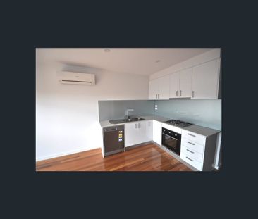 Modern 2-Bedroom Apartment in a Prime Pascoe Vale Location - Photo 4