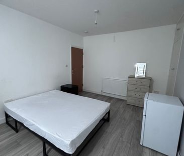 Room in a Shared House, Shelbourne Road, N17 - Photo 3