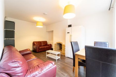 5 bedroom house to rent - Photo 2