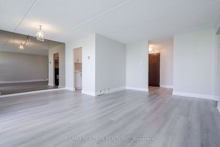For Lease - 2 Glamorgan Avenue Unit# 602, Toronto, Ontario - Photo 5