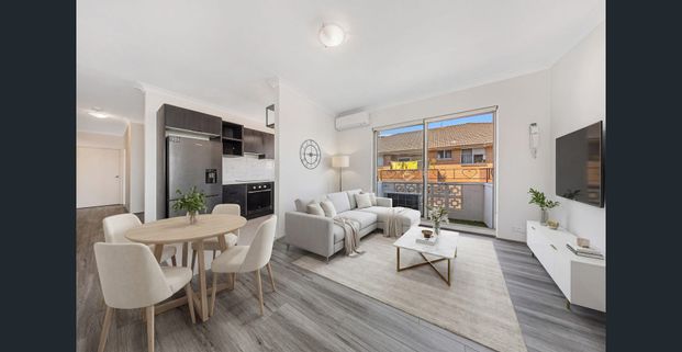 Renovated Two Bedroom Home In Ultra Convenient Location - Photo 1