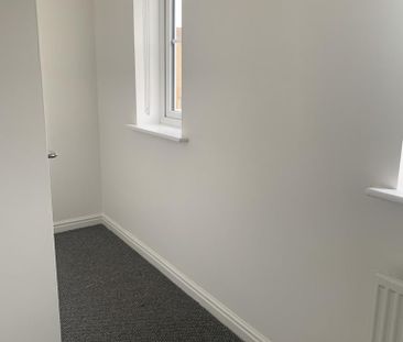 3 bedroom semi-detached house to rent - Photo 4