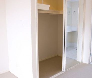 Two-story town-home positioned in the immensely popular Links compl... - Photo 4