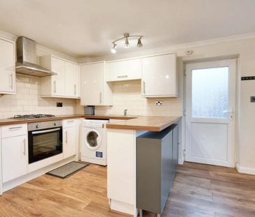 1 bedroom semi-detached bungalow to rent - Photo 2