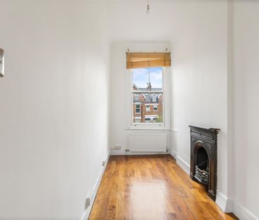 Minster Road, London - Photo 2