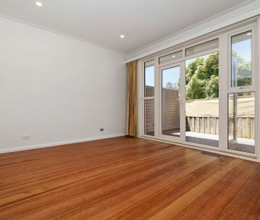 Location and comfort with low maintenance - Photo 4