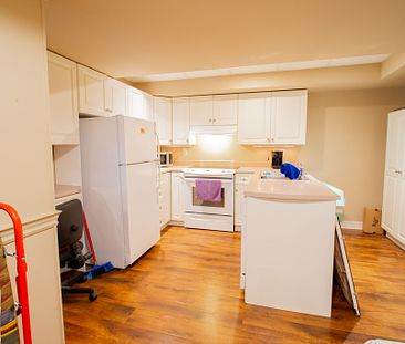 **ALL INCLUSIVE** Gorgeous 1 Bedroom Apartment in St. Catharines!! - Photo 5