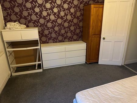 3 bedroom terraced house to rent - Photo 3