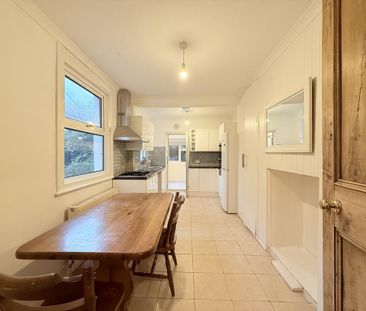 3 bedroom end of terrace house to rent - Photo 5