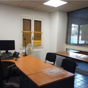 Bureau - 9 pièces - 215 m² - Photo 2