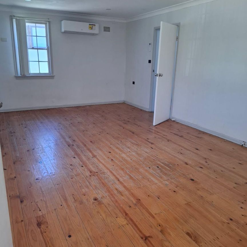 ONE WEEK FREE RENT !!! - Photo 1