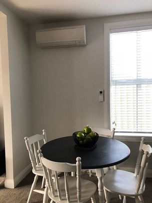 Gorgeous, sunny, warm, character 2-bed flat - Photo 1