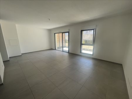 Location Appartement 5 pièces 98m² - Photo 4