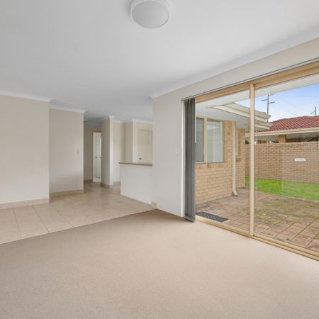 Comfortable Three-Bedroom Home in a Convenient, Street-Front Location - Photo 5