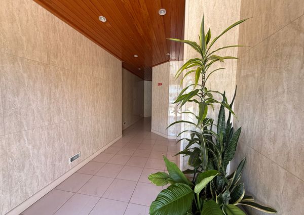 T2 na 1º linha da Praia da Barra com terraço vista mar!