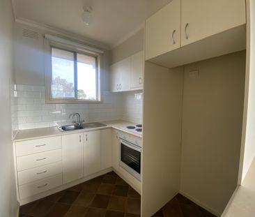6 / 5-7 New Street, South Kingsville - Photo 3