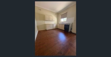 Family Home - Photo 2