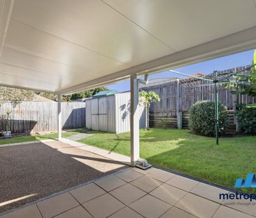 THREE BEDROOM HOME IN CONVENIENT LOCATION - Photo 5