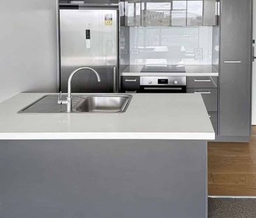 Modern 2-Bed, 2-Bath Apartment in Prime Manukau - Photo 4