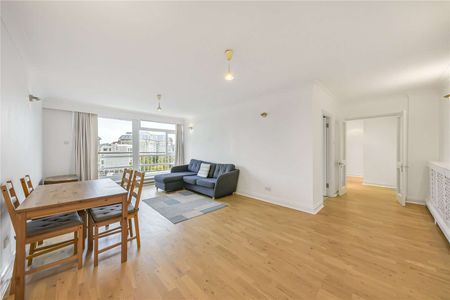 Lateral two bedroom apartment set within a prestigious portered block in St. John's Wood. - Photo 2