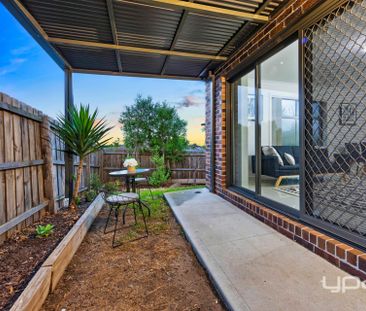 MODERN & CLOSE TO THE STATION - Photo 5