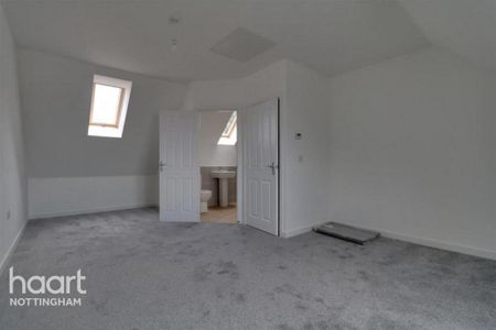 4 bedroom semi-detached house to rent - Photo 4