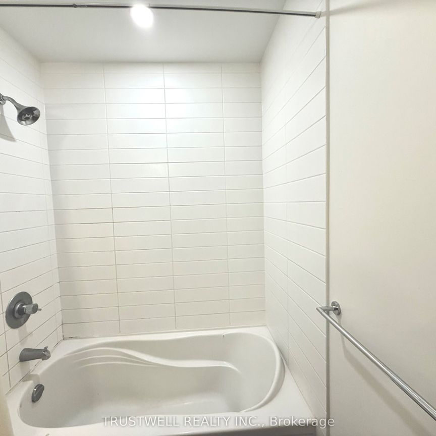 Vu Condos and Lofts - Photo 1